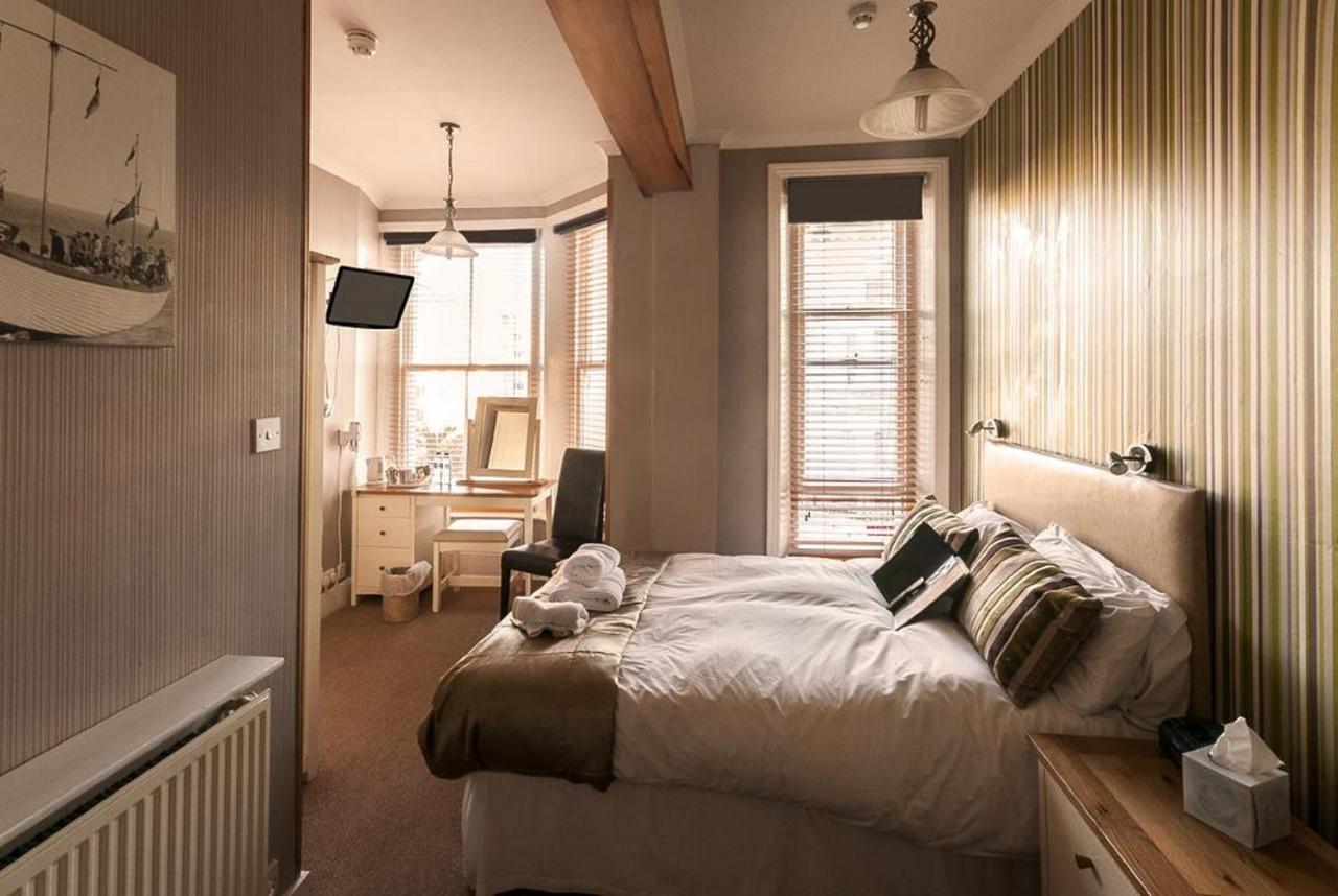 Bed and Breakfast The Mowbray Истбурн Экстерьер фото