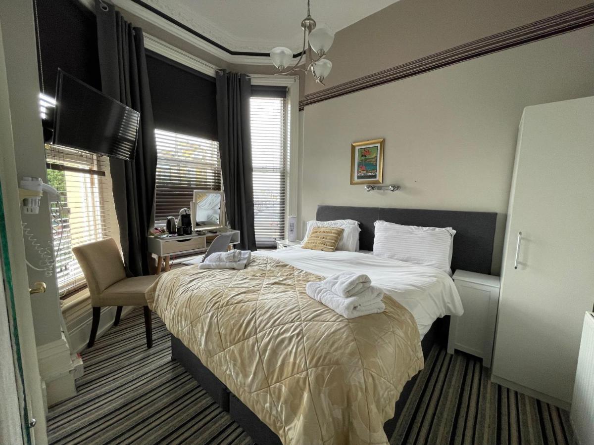 Bed and Breakfast The Mowbray Истбурн Экстерьер фото